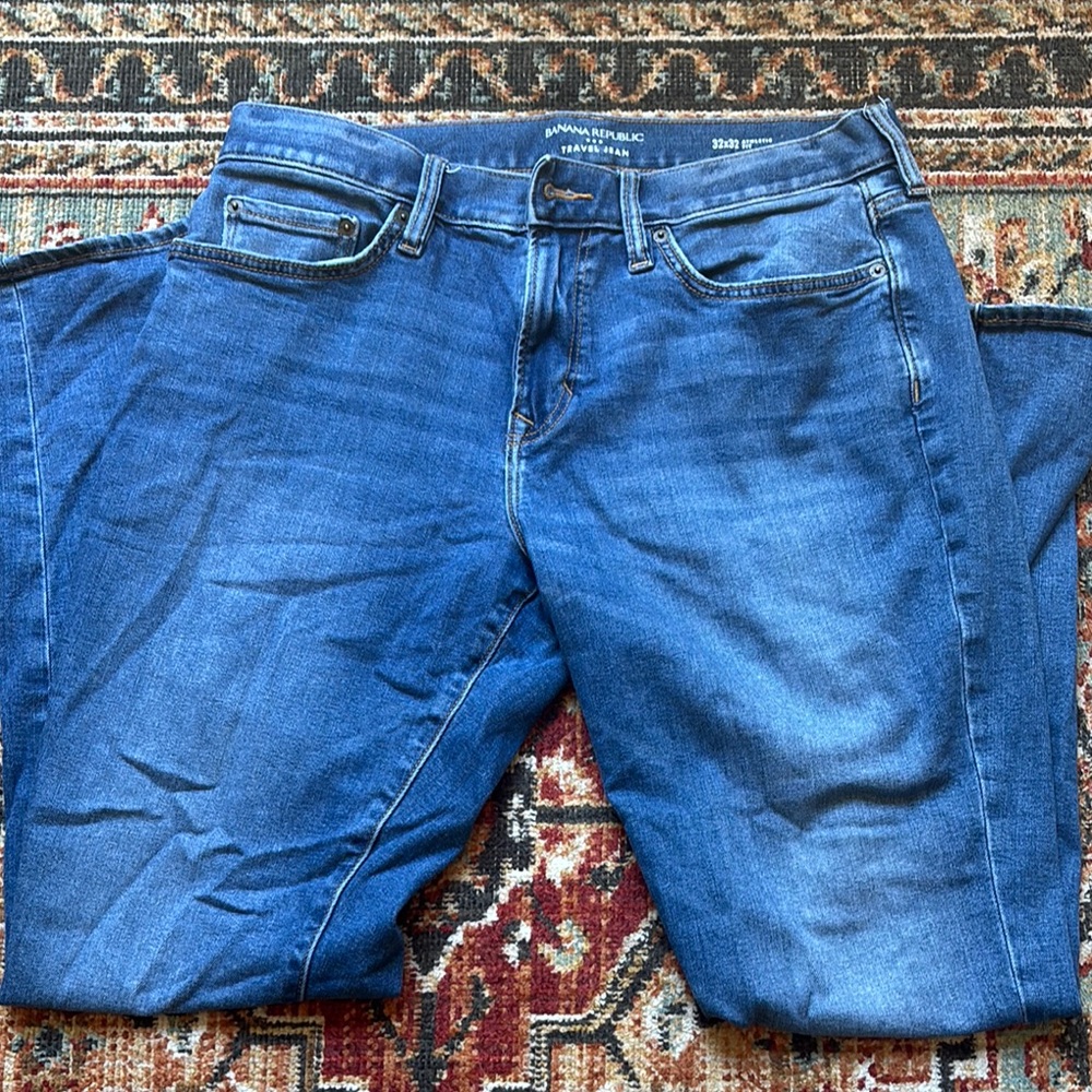 Banana Republic Athletic Fit Travel Jean 32/32